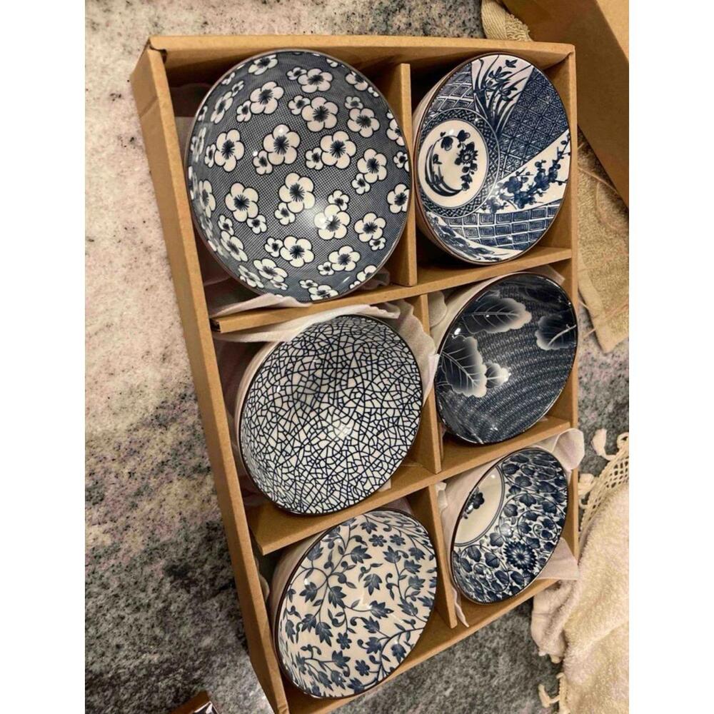 Porcelain bowls - Picture 1 of 2